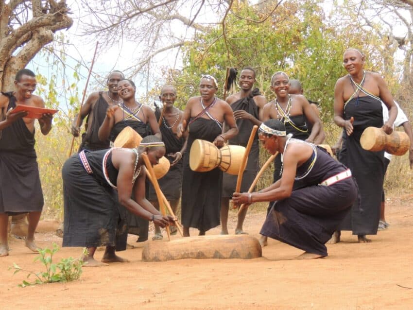 local-people-in-tanzania-dance